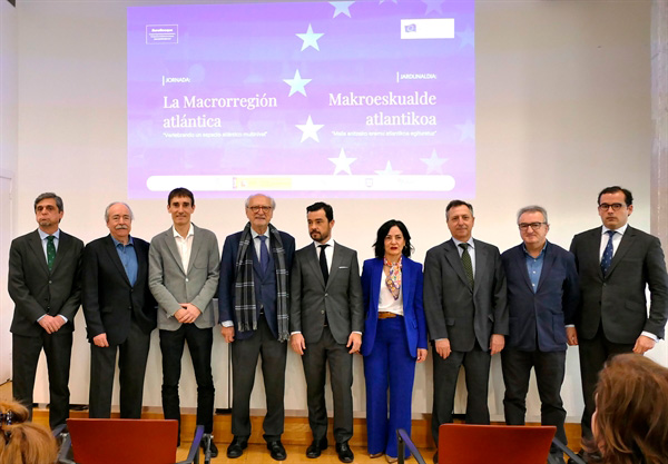 EUROBASQUE jardunaldian makroeskualde atlantikoari buruz AST egindako txostena aurkeztu du EGABeko presidenteak
