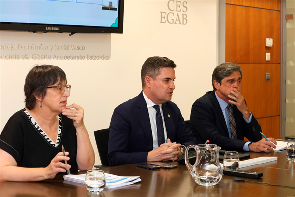 Mikel Jauregik Euskadiko 2030 Industria Plana azaldu du EGABen